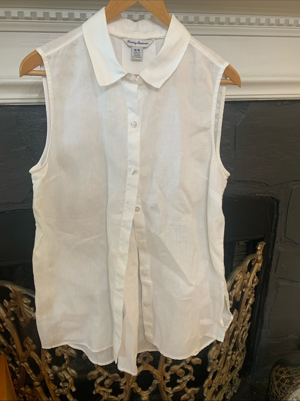 Tommy Bahama White Sleeveless Button-Down Collared Top